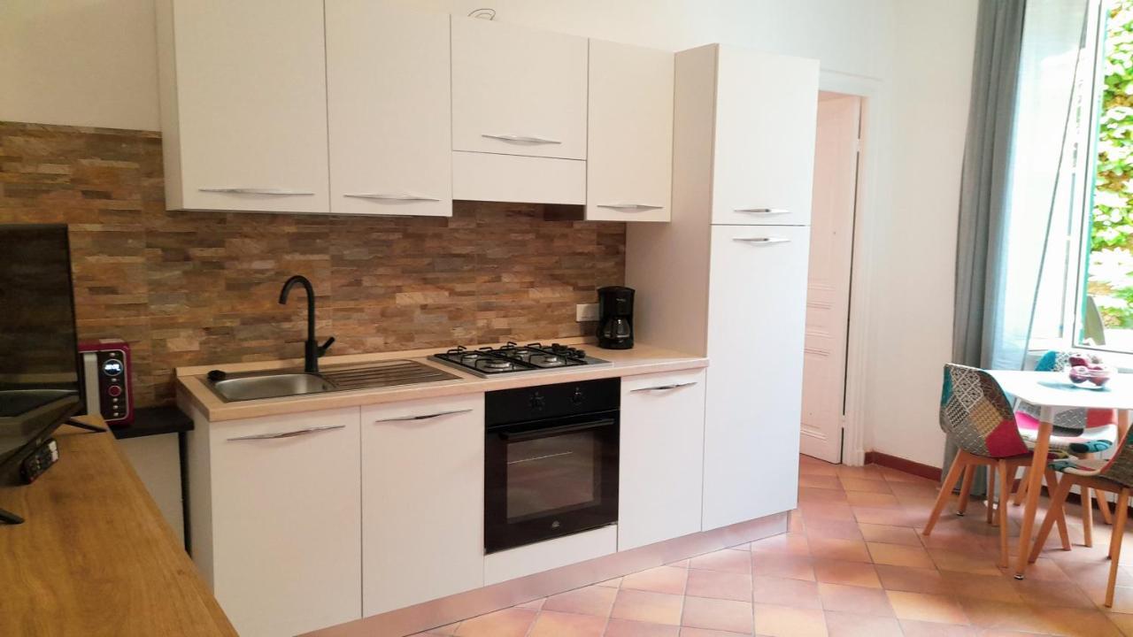 La Casa Di Christina Apartment อิมเปรีอา ภายนอก รูปภาพ