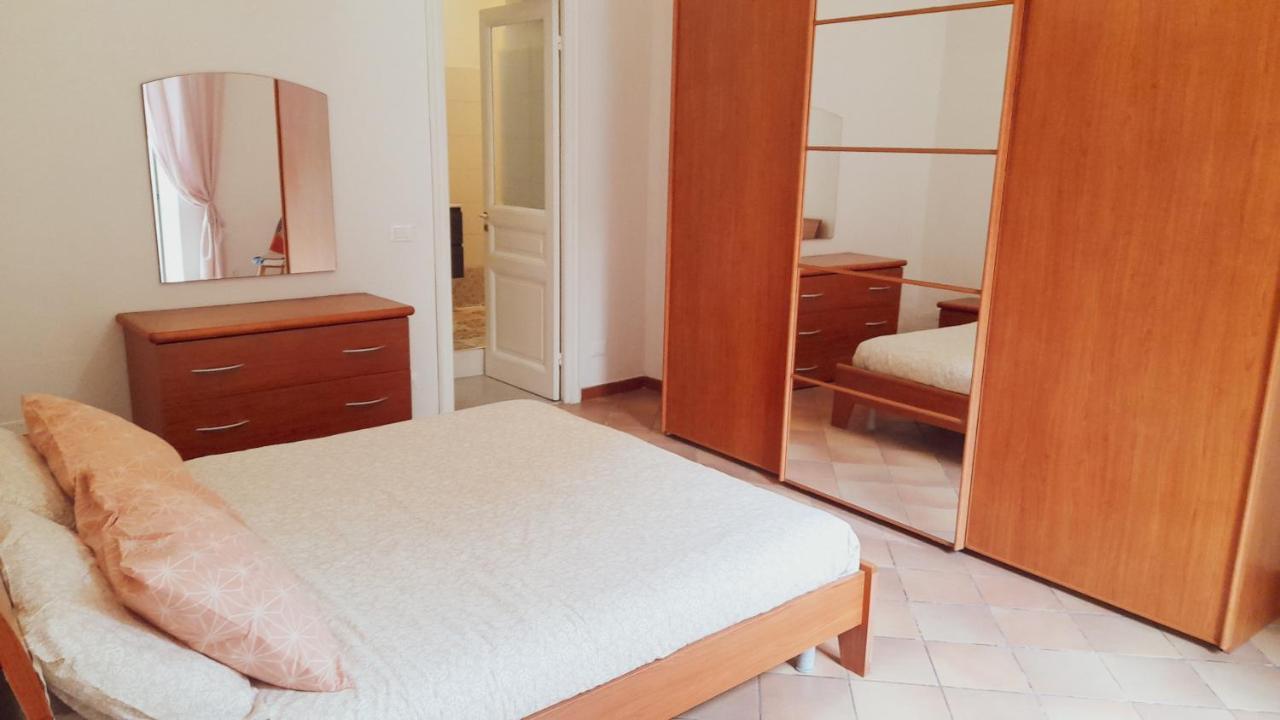La Casa Di Christina Apartment อิมเปรีอา ภายนอก รูปภาพ
